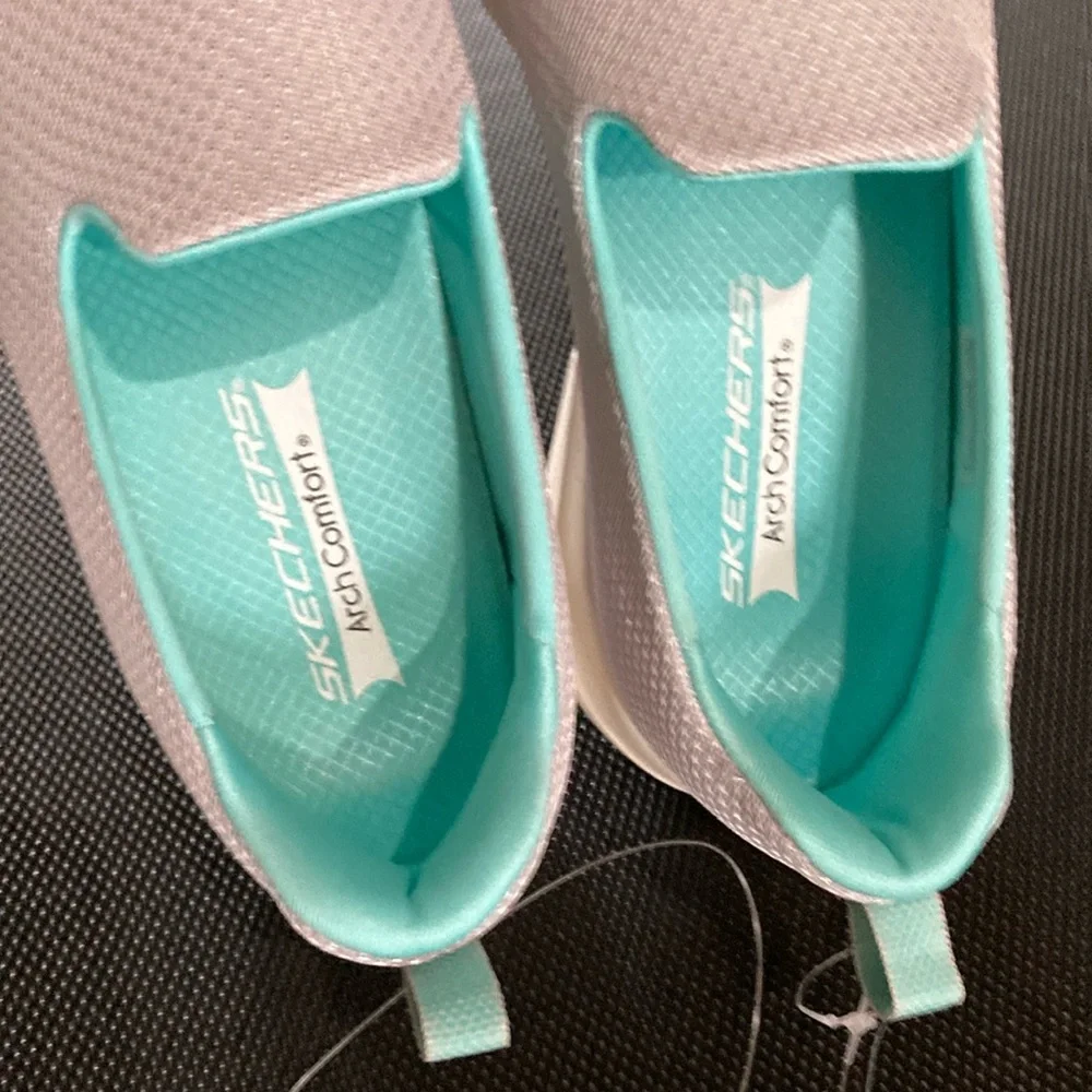 Brand New Skechers - Picture 11 of 13
